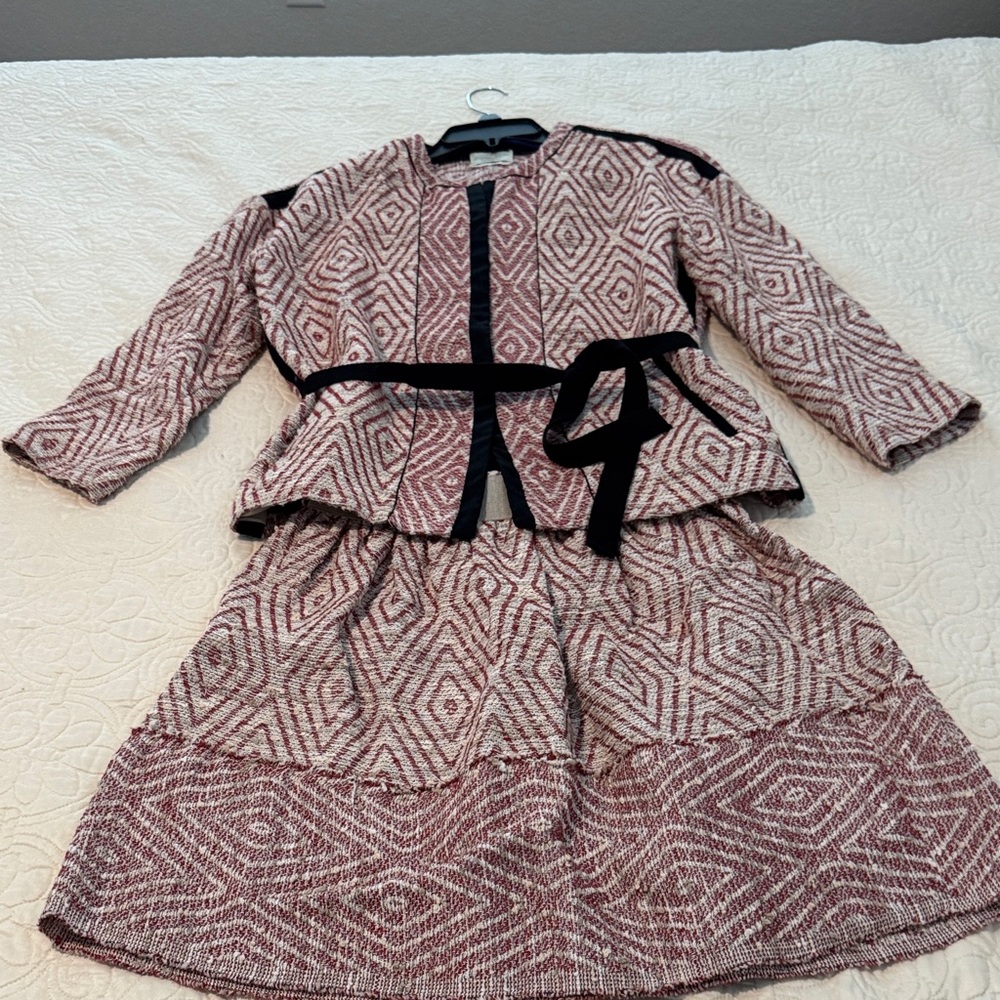 Chic Red Patterned Two-Piece Outfit with Belt